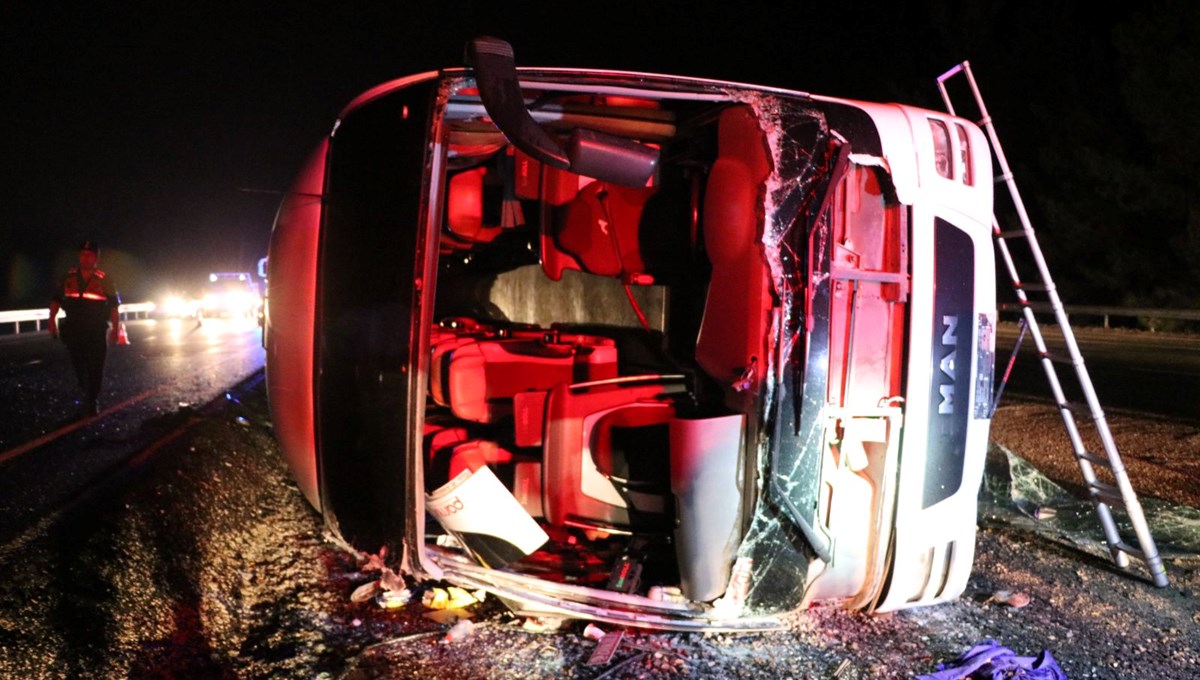 Denizli'de yolcu otobüsü devrildi: 28 yaralı